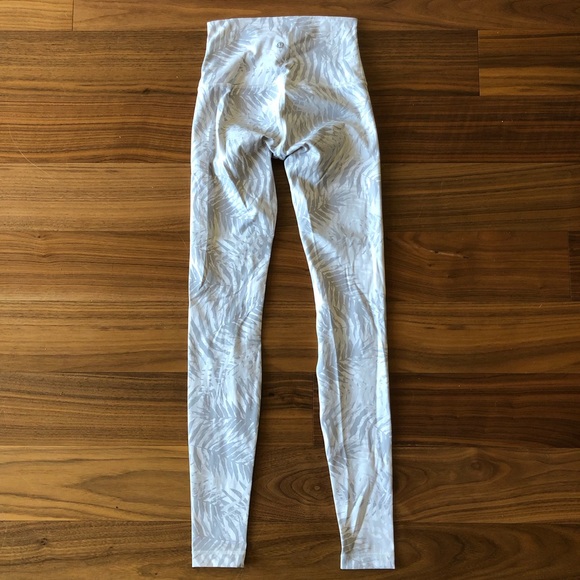 Lululemon Wunder Under Pant Hi-Rise Luxtreme White Tropical Fern Full Length 4 - Picture 5 of 12